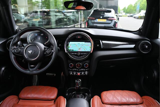 Mini John Cooper Works Hatchback S Hammersmith JCW Automaat / Panoramadak / LED / Harman-Kardon / Park Assistant / Stoelverwarming / Comfortstoelen / Comfort Access