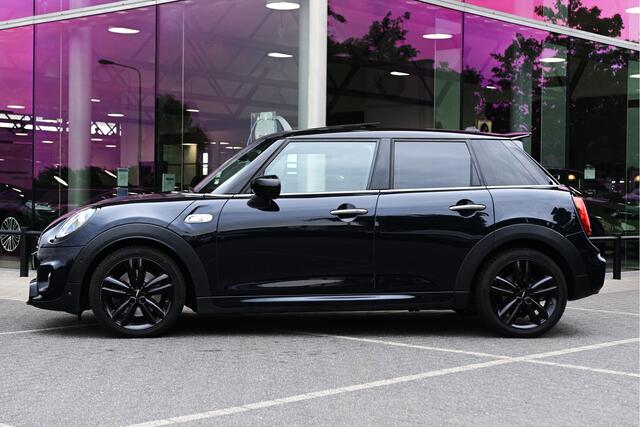 Mini John Cooper Works Hatchback S Hammersmith JCW Automaat / Panoramadak / LED / Harman-Kardon / Park Assistant / Stoelverwarming / Comfortstoelen / Comfort Access