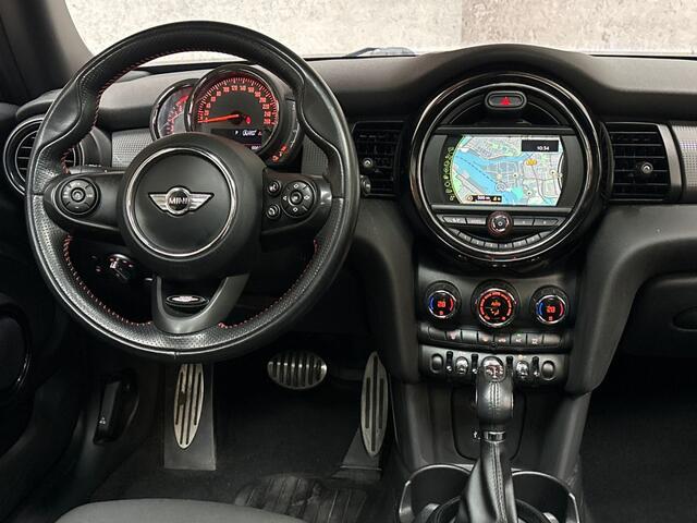 Mini John Cooper Works Mini 1.5 JCW Pack Automaat (PANORAMADAK, NAVIGATIE, CLIMATE, ZWART HEMEL, SPORTSTOELEN, PARKEERSENSOREN, CRUISE, NIEUWE APK, NIEUWSTAAT)