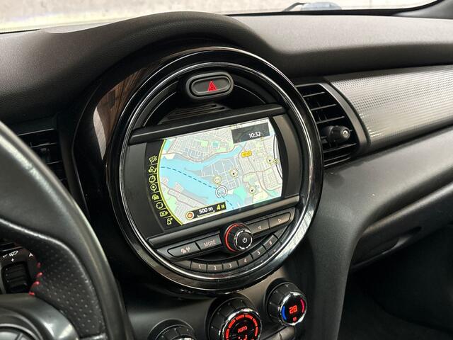 Mini John Cooper Works Mini 1.5 JCW Pack Automaat (PANORAMADAK, NAVIGATIE, CLIMATE, ZWART HEMEL, SPORTSTOELEN, PARKEERSENSOREN, CRUISE, NIEUWE APK, NIEUWSTAAT)