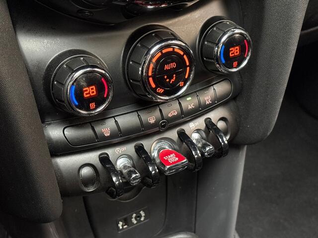 Mini John Cooper Works Mini 1.5 JCW Pack Automaat (PANORAMADAK, NAVIGATIE, CLIMATE, ZWART HEMEL, SPORTSTOELEN, PARKEERSENSOREN, CRUISE, NIEUWE APK, NIEUWSTAAT)