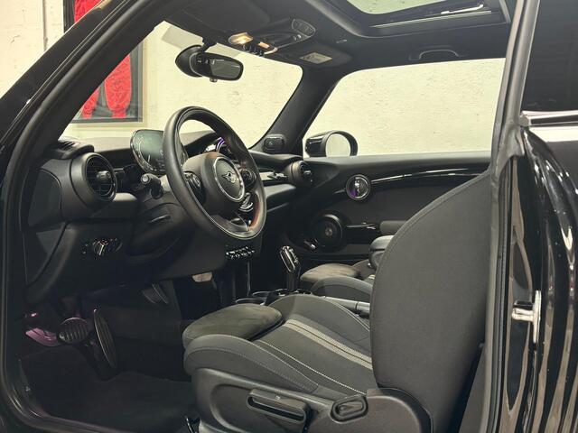 Mini John Cooper Works Mini 1.5 Cooper | Automaat | Dalston | Panoramadak | Harman Kardon | Parkeerassistent | NL auto | BTW |