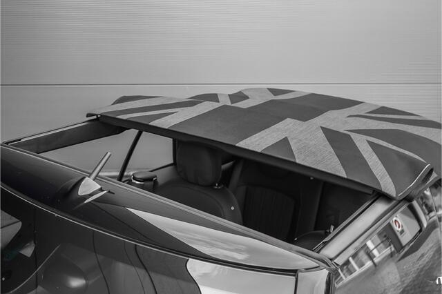 Mini John Cooper Works Mini Cabrio 2.0 HUD H&K ACC Stuurwielverw Camera 18"