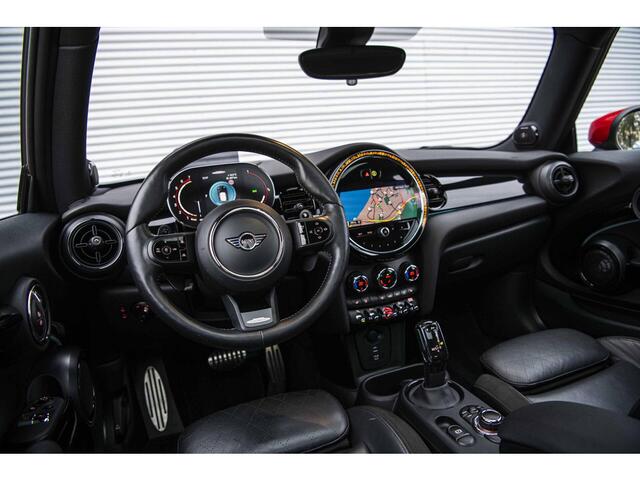 Mini John Cooper Works 2.0 231pk | Facelift | Alle opties | Panodak | H&K | Black Pack