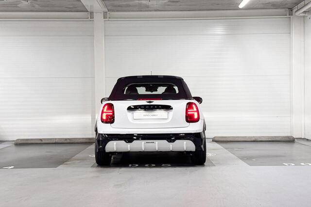 Mini MINI Cabrio C | John Cooper Works Uitvoering | Pakket XL | 17" JCW Sprint Spoke black
