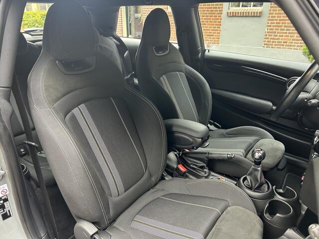 Mini MINI 1.5 Cooper JCW Pack, Navi, Carplay, Sportstoelen, NL-auto