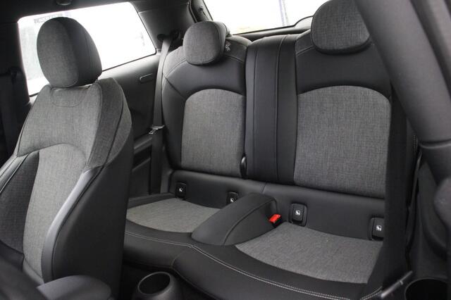 Mini MINI Business Edition 33 kWh - Carplay, Navi, Camera, Stoelverw.