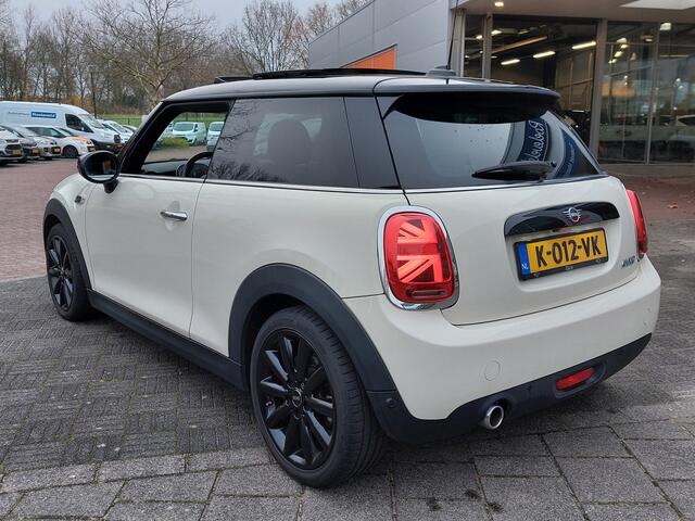 Mini MINI 1.5 136pk Cooper Chili | Navi | Apple Carplay+Android Auto | Clima | Cruise | Panorama Schuifdak | Lederen Bekleding | Led Koplampen | Keyless Entry | Pdc | Privacy Glass | 17''lm