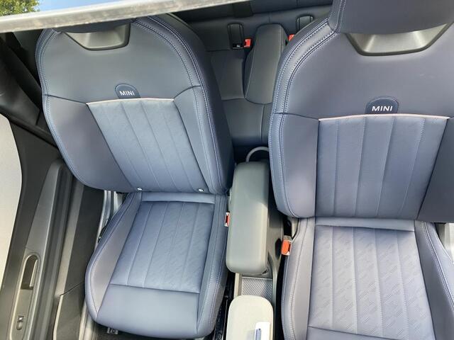 Mini MINI 3-Deurs Navigatie leer Panoramadak 1.5 Cooper Chili Bns automaat/navigatie/panorama dak