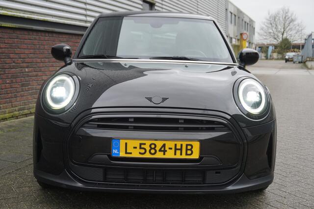 Mini ONE Mini 1.5 Essential LED/GR. NAVI/1e EIGENAAR.