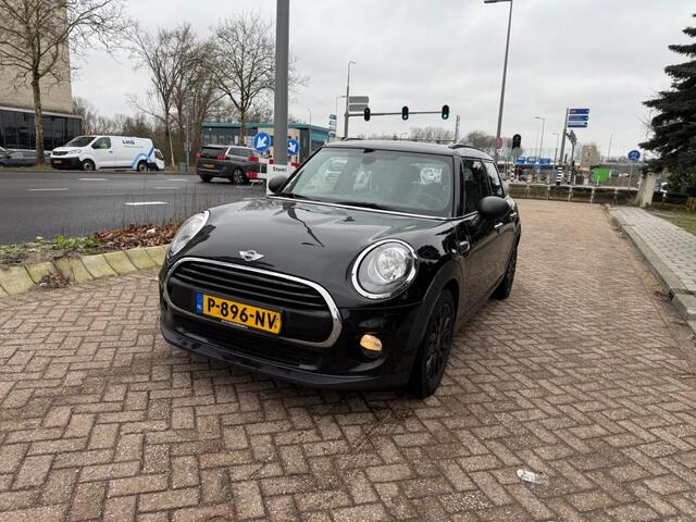 Mini ONE Mini 1.5 D NAVI PDC Chili Bns.