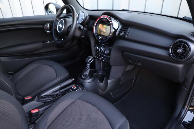 Mini ONE Mini 1.2 Chili Business | 102PK | Automaat | Stoelverwarming | Sfeerverlichting | Infotainment | Pdc | 2017.