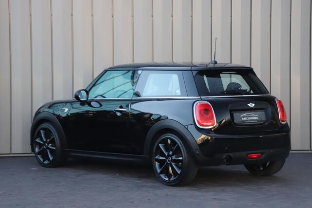 Mini ONE Mini 1.2 Chili Business | 102PK | Automaat | Stoelverwarming | Sfeerverlichting | Infotainment | Pdc | 2017.