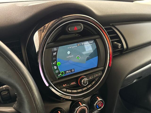 Mini ONE 1.5 Sport (5 DEURS, BLACK PACK, NAVIGATIE, AIRCO, SPORTSTOELEN, BLUETOOTH, LIMIT CRUISE, NIEUWE APK, NIEUWSTAAT)
