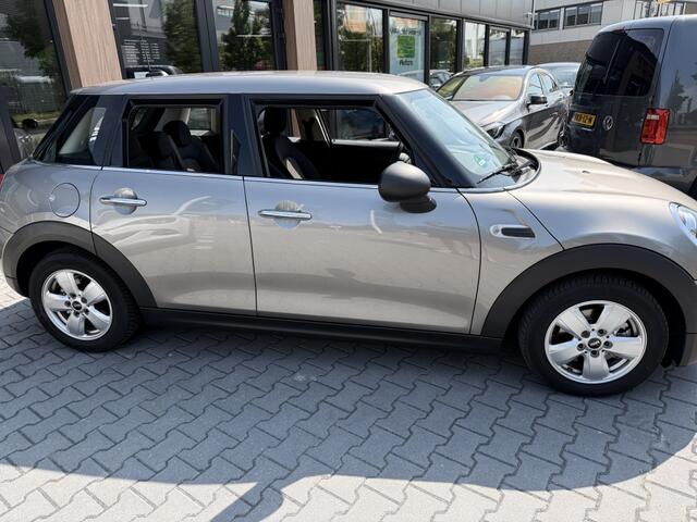 Mini ONE 5-Deurs 1.5 airco navigatie 5 deurs