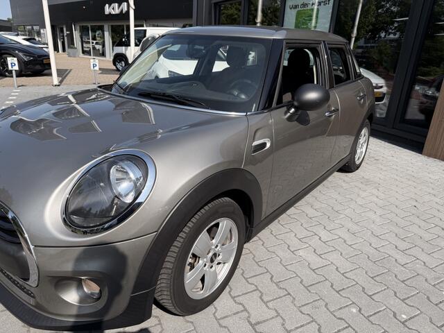 Mini ONE 5-Deurs 1.5 airco navigatie 5 deurs