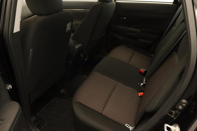 Mitsubishi ASX 1.6 Cleartec Intense CRUISE CONTROL - CLIMATE CONTROL - ELEKTRISCHE RAMEN VOOR + ACHTER - BLUETOOTH TELEFOONVOORBEREIDING - ELEKTRISCHE SPIEGELS - CAMERA - LICHTMETALEN VELGEN 18 INCH - STOELVERWARMING