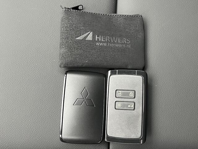 Mitsubishi ASX 1.8 HEV AT Instyle / ¤2000,- Voordeel Op de Nieuwprijs / Elektrisch Glazen- Schuif- en Kanteldak / Google Assistent / Stuurwiel- en Stoelverwarming voor / Adaptieve Cruise Control / Verwarmde Voorruit / Climate Control / Keyless Entry & Start / Elektrisch