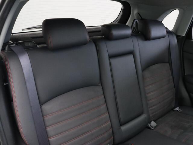 Mitsubishi ASX 1.6 Cleartec Instyle | Trekhaak | Panoramadak | Achteruitrijcamera | Climate control | Stoelverwarming |