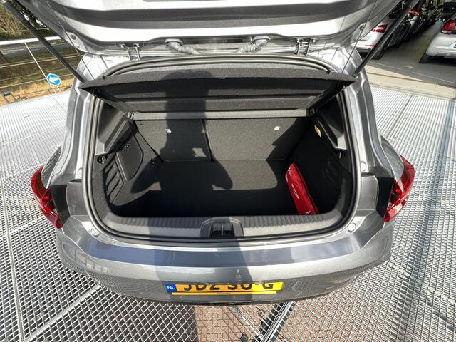 Mitsubishi COLT 1.6 HEV Instyle | DEMO