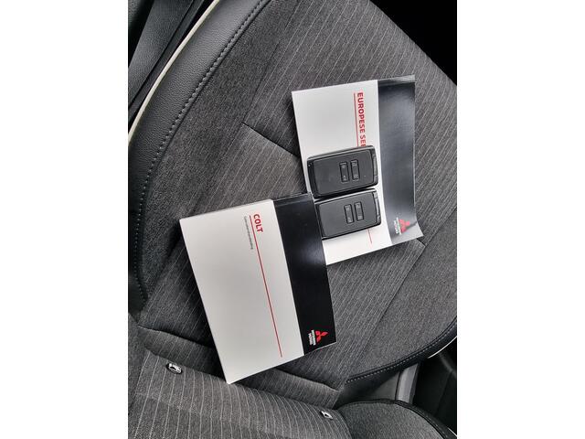 Mitsubishi COLT 1.0T MT First Edition | Navigatie | Achteruitrijcamera | Stoelvewarming |