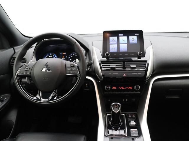 Mitsubishi ECLIPSE Cross 2.4 PHEV Instyle | Schuif/Kantel Dak | Stoelverwarming Voor en Achter | Achteruitrijcamera | | 1500kg Trekvermogen |