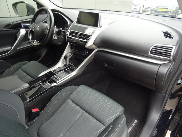 Mitsubishi ECLIPSE Cross 1.5 DI-T First Edition * CARPLAY * TREKHAAK !!