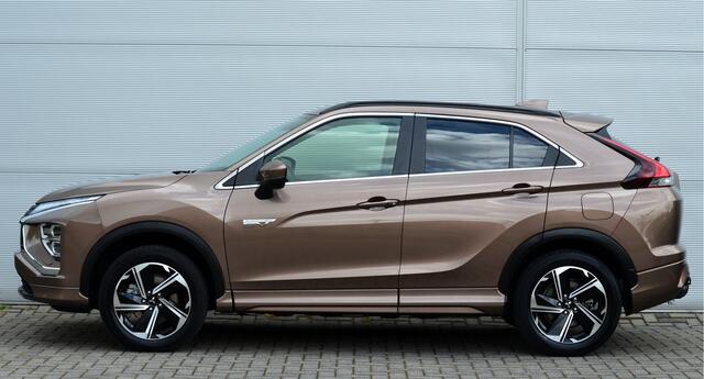 Mitsubishi ECLIPSE Cross PHEV 2.4 EXECUTIVE 4WD | PLUG IN HYBRID | ADAPTIEF CRUISE | TREKHAAK 1500KG | FABRIEKGARANTIE TOT 26-07-2030* | ALL IN RIJKLAARPRIJS