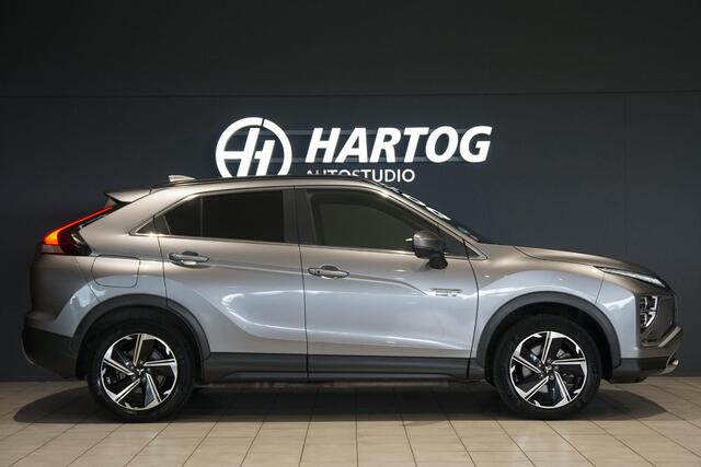 Mitsubishi ECLIPSE Cross 2.4 PHEV First Edition + HEAD-UP / 360 CAMERA /