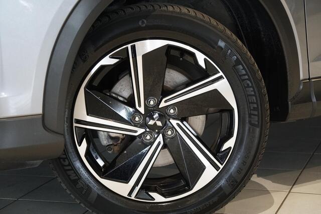 Mitsubishi ECLIPSE Cross 2.4 PHEV First Edition + HEAD-UP / 360 CAMERA /