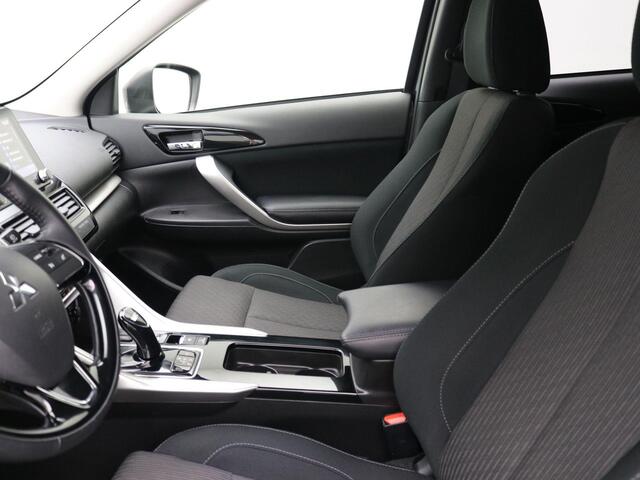 Mitsubishi ECLIPSE Cross 2.4 PHEV Intense / Navigatie middels Apple Carplay & Android Auto / Cruise Control / Airco Climat Control / NL Auto / 1ste Eigenaar / Historie aanwezig / 8 Jaar Fabrieks Garantie /