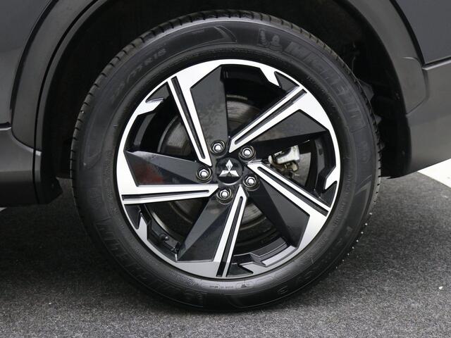 Mitsubishi ECLIPSE Cross 2.4 PHEV Intense / Navigatie middels Apple Carplay & Android Auto / Cruise Control / Airco Climat Control / NL Auto / 1ste Eigenaar / Historie aanwezig / 8 Jaar Fabrieks Garantie /