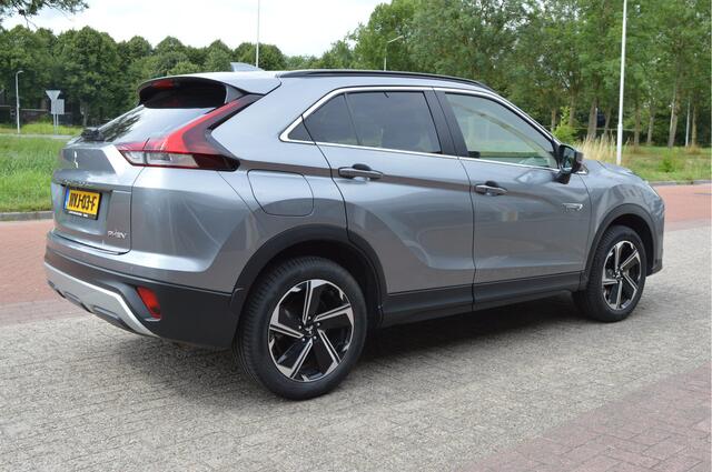 Mitsubishi ECLIPSE Cross 2.4 PHEV Instyle Led kopl. / Key-less / Hud / Enz.