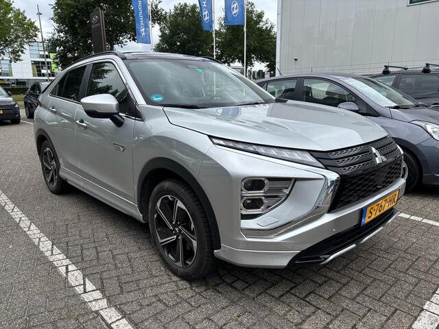 Mitsubishi ECLIPSE Cross 2.4 PHEV Instyle / Trekhaak 1500 kg / glazen panorama-dak / leer / Standkachel via app / 4WD /