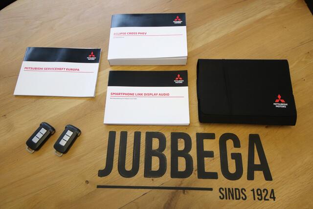 Mitsubishi ECLIPSE Cross 2.4 PHEV Executive Adaptive cruise,