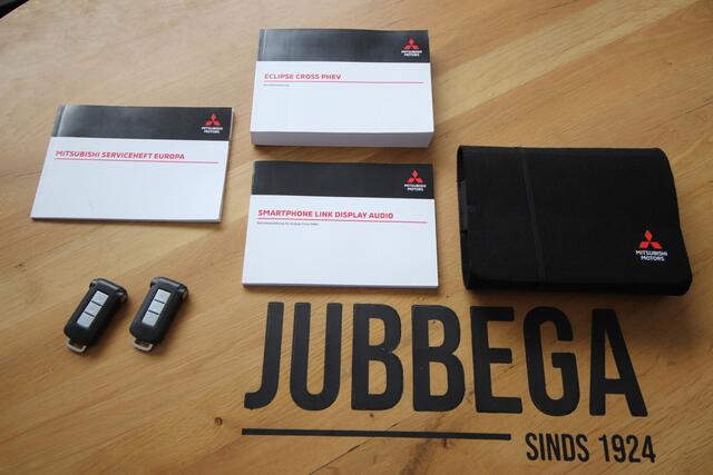 Mitsubishi ECLIPSE Cross 2.4 PHEV Black Edition Met veel extra's!