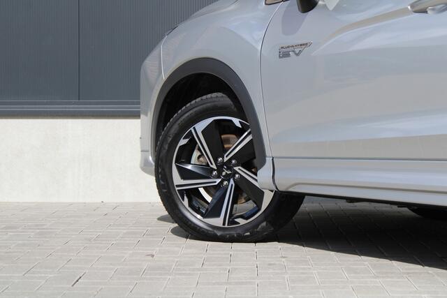 Mitsubishi ECLIPSE Cross 2.4 PHEV Intense+ - Navi - ACC - Carplay - Camera - LED - Stoel-stuurverwarming - Rijklaar