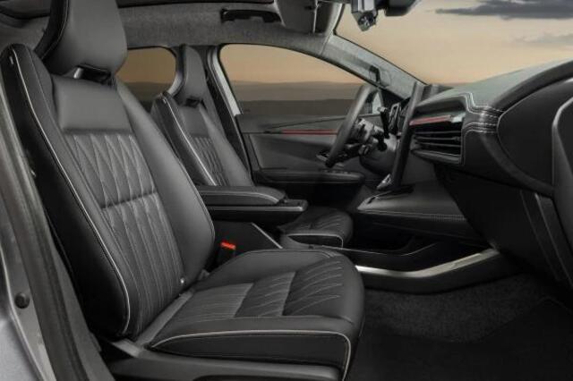 Mitsubishi ECLIPSE Cross EV 87 kWh Intense / Nieuw Model! / 100% Elektrisch / 621 KM WLTP / 1.100 KG Trekgewicht / Afbeeldingen Kunnen Afwijken Van De Werkelijke Uitvoering /