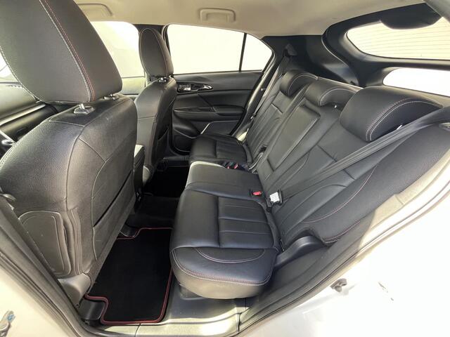 Mitsubishi ECLIPSE Cross 1.5 DI-T Intense S / Trekhaak (Trekgewicht 1.600kg) / HUD / Achteruitrijcamera / Navigatie via Apple Carplay & Android Auto / Verwarmde Voorstoelen / Cruise- en Climate Control / Keyless Entry & Start /