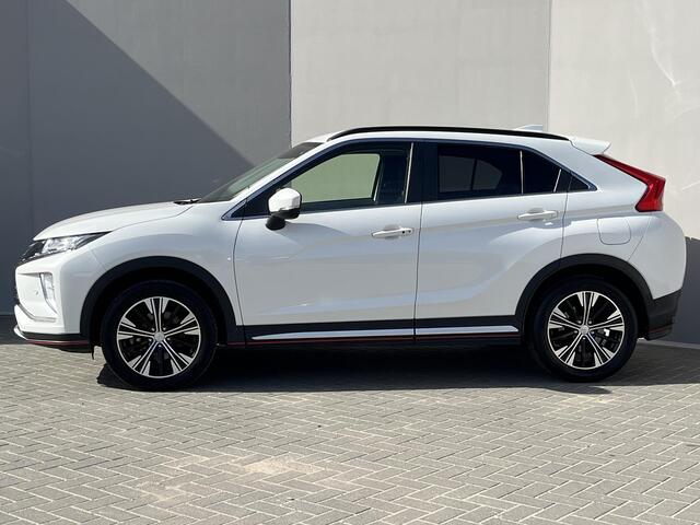 Mitsubishi ECLIPSE Cross 1.5 DI-T Intense S / Trekhaak (Trekgewicht 1.600kg) / HUD / Achteruitrijcamera / Navigatie via Apple Carplay & Android Auto / Verwarmde Voorstoelen / Cruise- en Climate Control / Keyless Entry & Start /