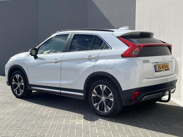 Mitsubishi ECLIPSE Cross 1.5 DI-T Intense S / Trekhaak (Trekgewicht 1.600kg) / HUD / Achteruitrijcamera / Navigatie via Apple Carplay & Android Auto / Verwarmde Voorstoelen / Cruise- en Climate Control / Keyless Entry & Start /