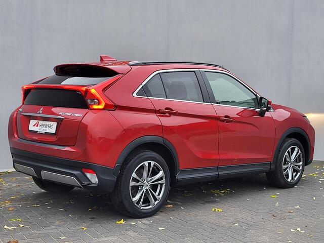 Mitsubishi ECLIPSE Cross 1.5 DI-T Intense S / Trekhaak (Trekgewicht 1.600 kg) / Achteruitrijcamera / Navigatie via Apple Carplay & Android Auto / Verwarmde Voorstoelen / Cruise- en Climate Control / Keyless Entry & Start /