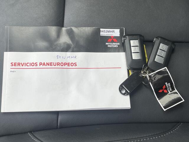 Mitsubishi ECLIPSE Cross 2.4 PHEV Instyle / 8 jaar FabrieksGarantie / Schuifdak / Lederen Bekleding / Adaptieve Cruise Control / 1500kg Trekgewicht / HUD / Rondomzicht Camera