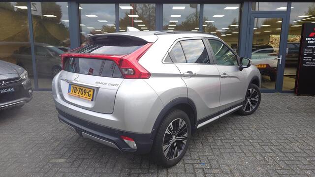 Mitsubishi ECLIPSE Cross 1.5 DI-T Instyle Dubbel Sunroof | Automaat | Lederen interieur | High end Audio |