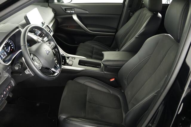 Mitsubishi ECLIPSE Cross 2.4 PHEV Black Edition / LED / HUD / Navi / ACC / Cam