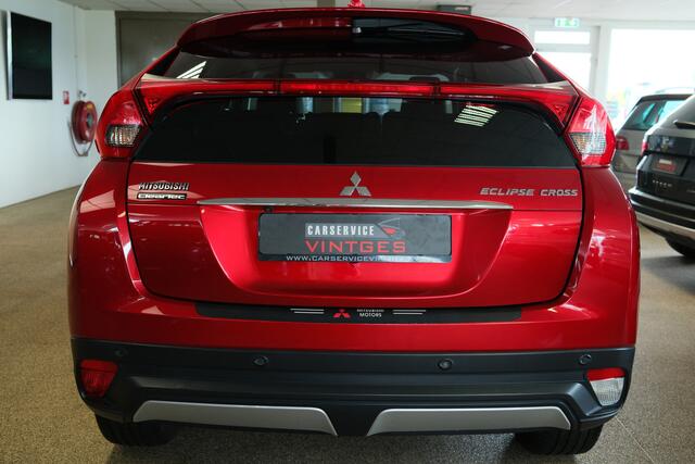 Mitsubishi ECLIPSE Cross 1.5 DI-T Intense S Verwarmde voorruit/ Head up/ 18 inch