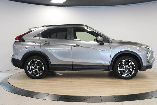 Mitsubishi ECLIPSE Cross 2.4 PHEV Executive Cruise Control | Alcantara