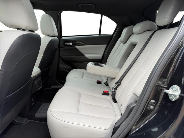 Mitsubishi ECLIPSE Cross Instyle | UNIEK | WIT LEDER | PANO | 360 CAMERA | HUD | GARANTIE 2031