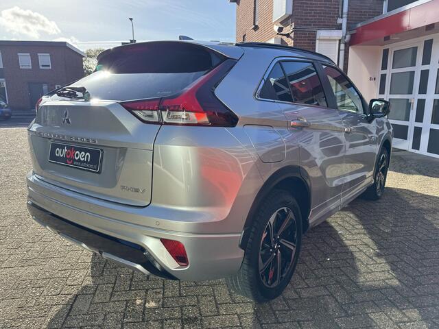 Mitsubishi ECLIPSE Cross 2.4 PHEV Instyle *ACC/PANO/NAVI/LEDER*