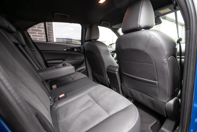 Mitsubishi ECLIPSE Cross 2.4 PHEV Intense+ Keyless | 18" Lmv | Carplay |